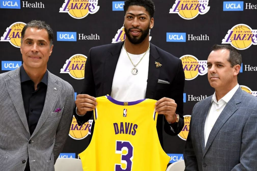  勒沃库森主帅下课，助教临时接手救火  